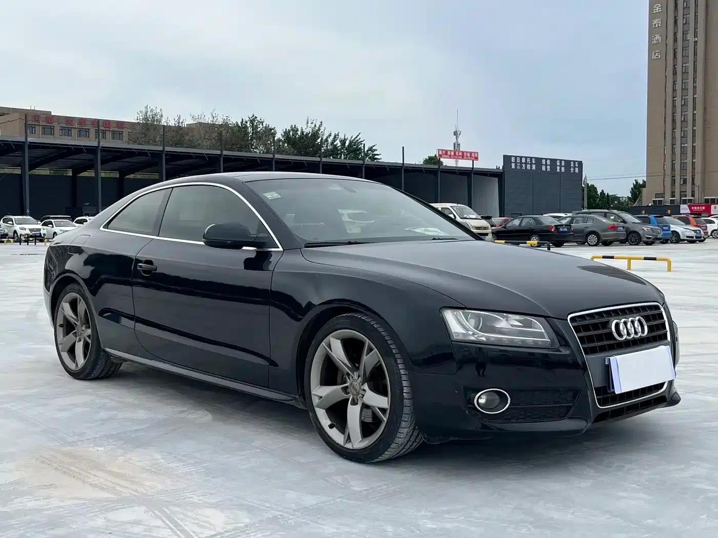 2010 Audi A5 Imported Model 2.0TFSI Coupe — миниатюра 3