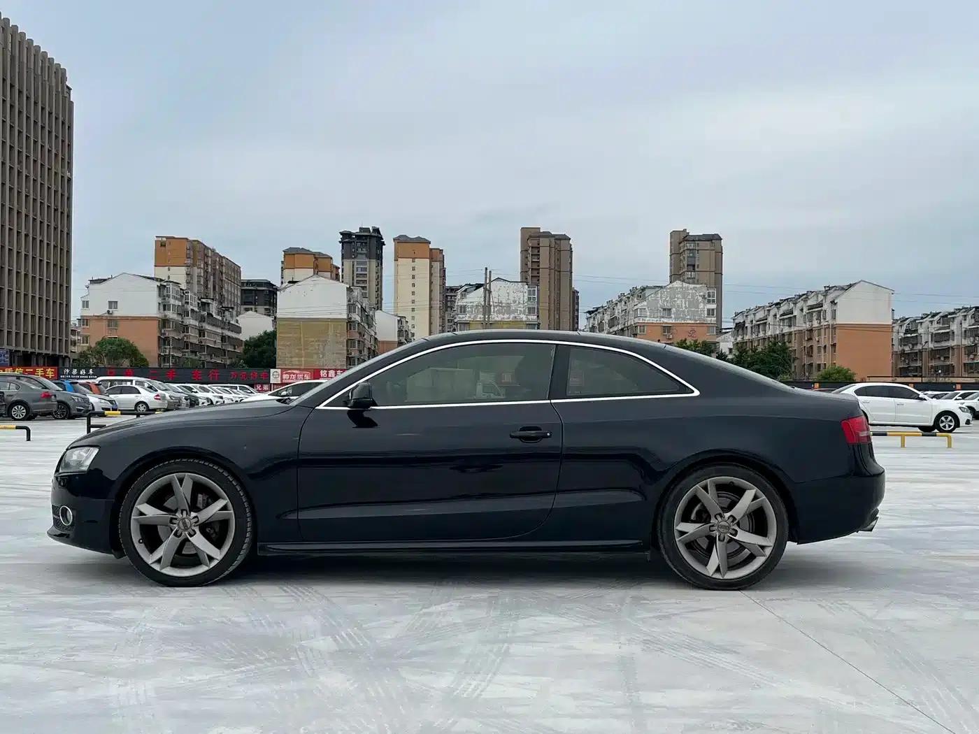 2010 Audi A5 Imported Model 2.0TFSI Coupe — миниатюра 9