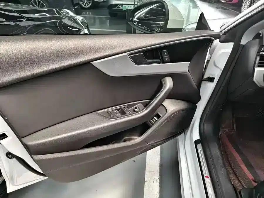 2022 Audi A5 Sportback 40 TFSI quattro Luxury Dynamic (Imported) — миниатюра 4