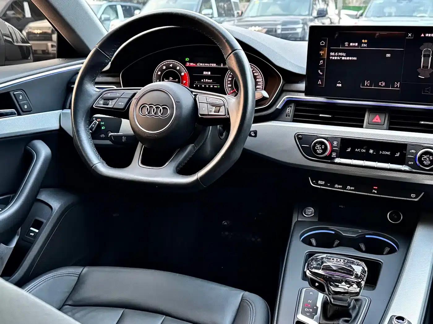 2022 Audi A5 Sportback 40 TFSI (Imported) - Fashionable and Dynamic Model — миниатюра 8