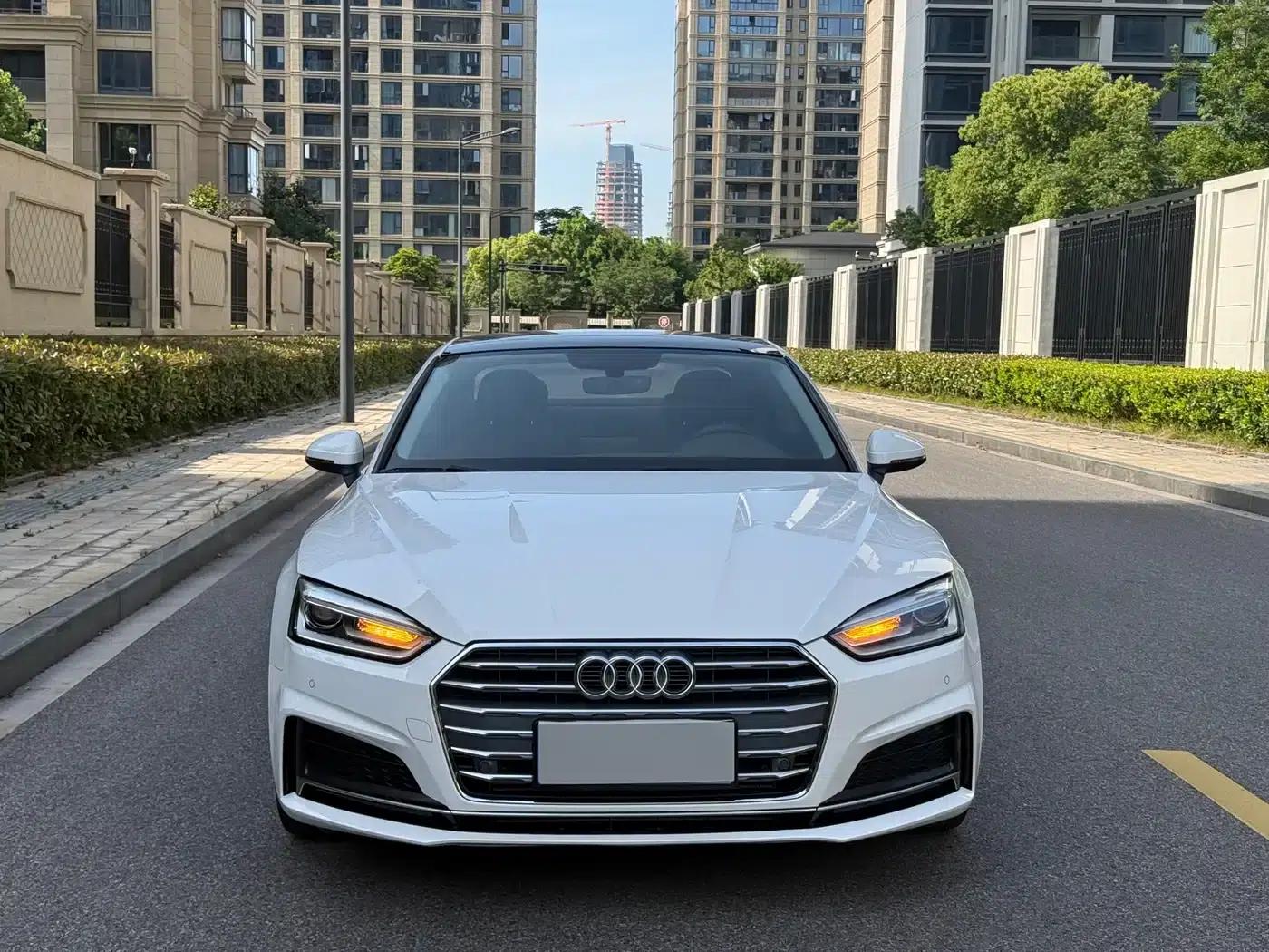 2017 Audi A5 Imported Coupe 40 TFSI Fashion Edition — миниатюра 2