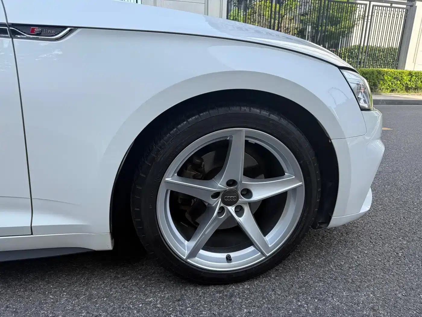 2017 Audi A5 Imported Coupe 40 TFSI Fashion Edition — миниатюра 17