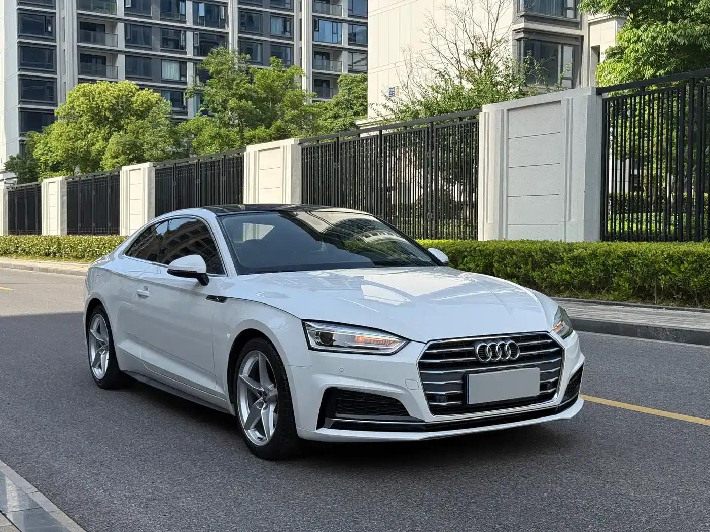 2017 Audi A5 Imported Coupe 40 TFSI Fashion Edition — миниатюра 3