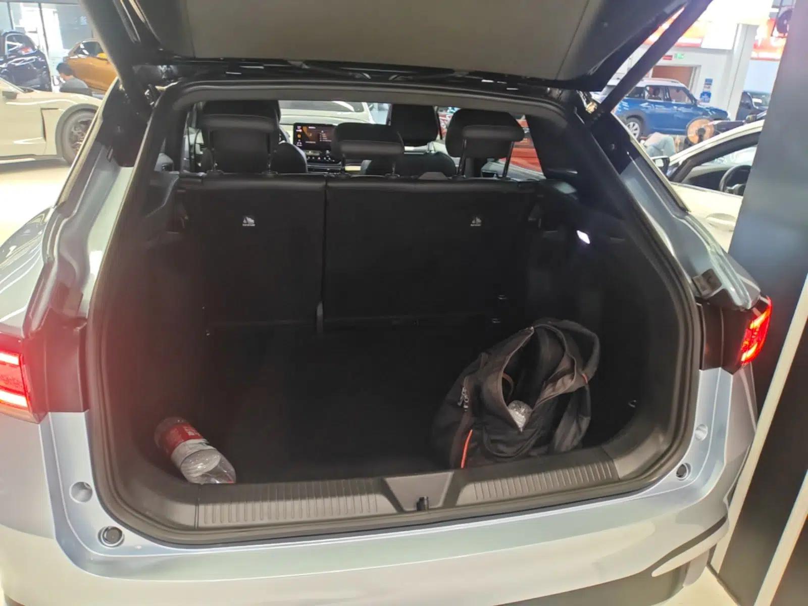 Volkswagen ID.4 X 2022 Pure Long-Range Version — миниатюра 22