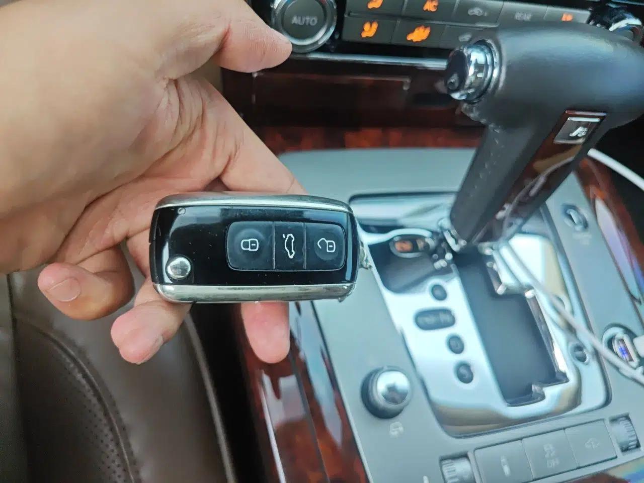 Volkswagen Phaeton 2011 3.6L V6 5-Seater Extended Comfort Version — миниатюра 9