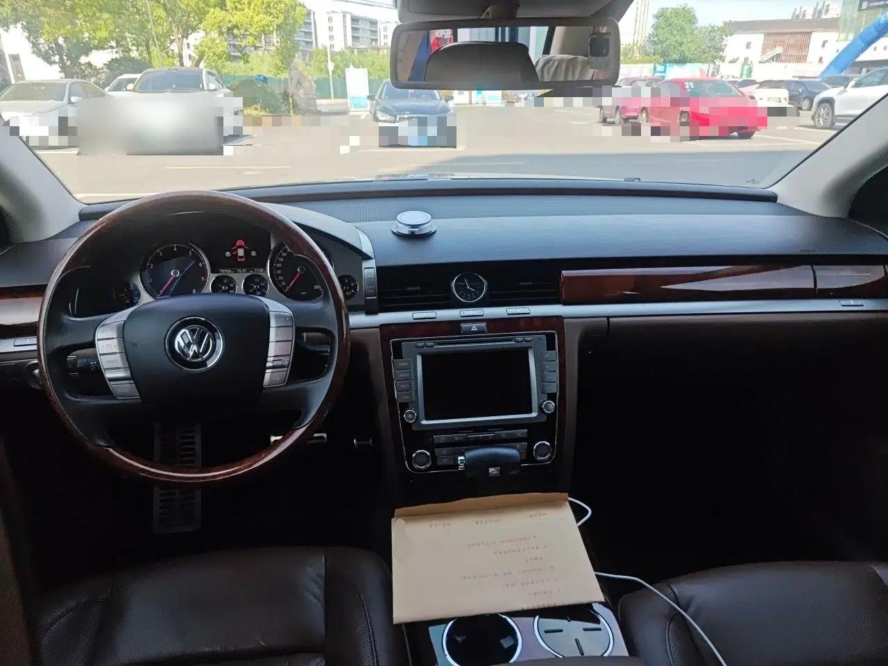 Volkswagen Phaeton 2011 3.6L V6 5-Seater Extended Comfort Version — миниатюра 10