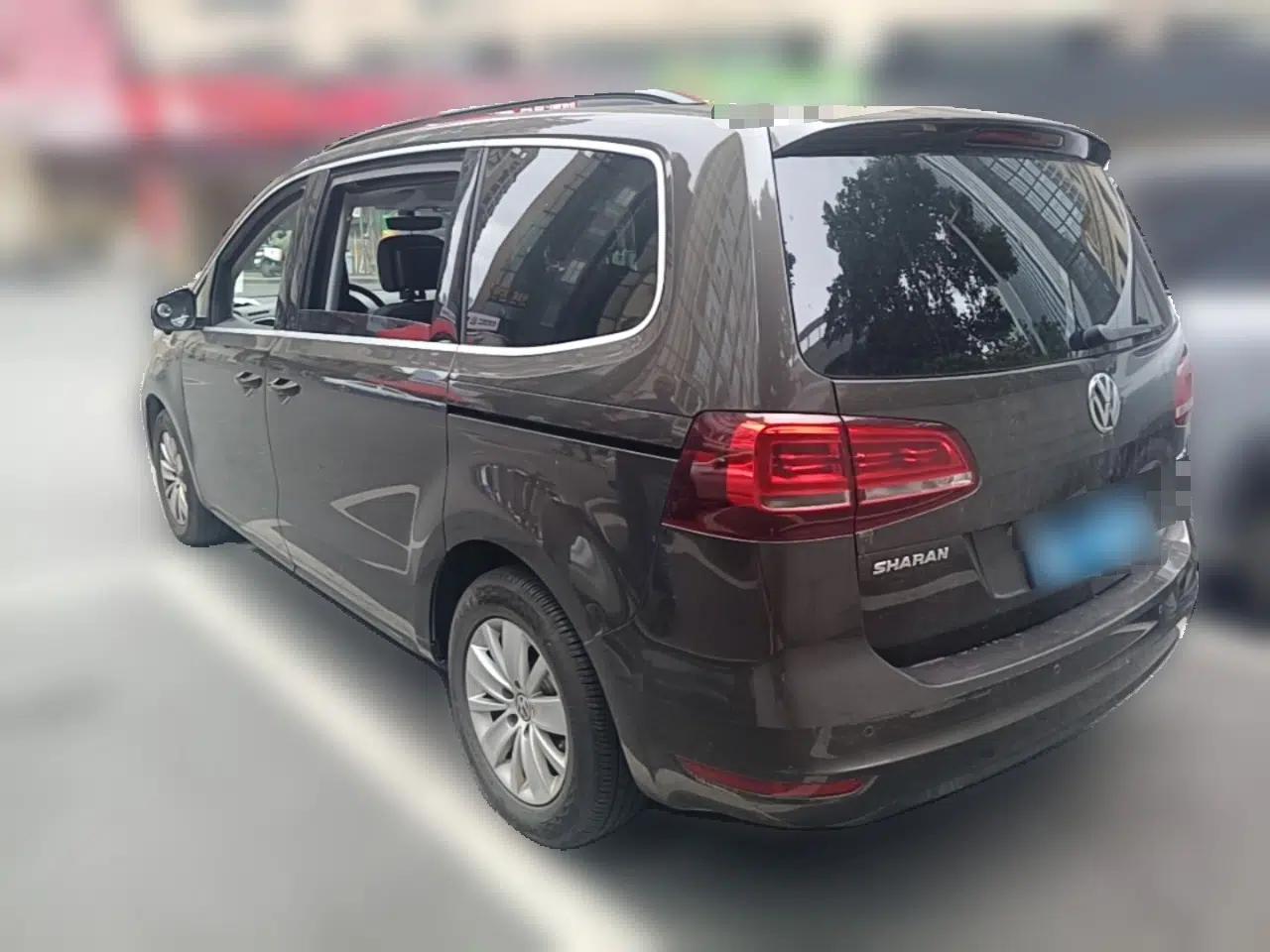 Volkswagen Sharan 2018 280TSI Enjoyment Model 7 Seats — миниатюра 4