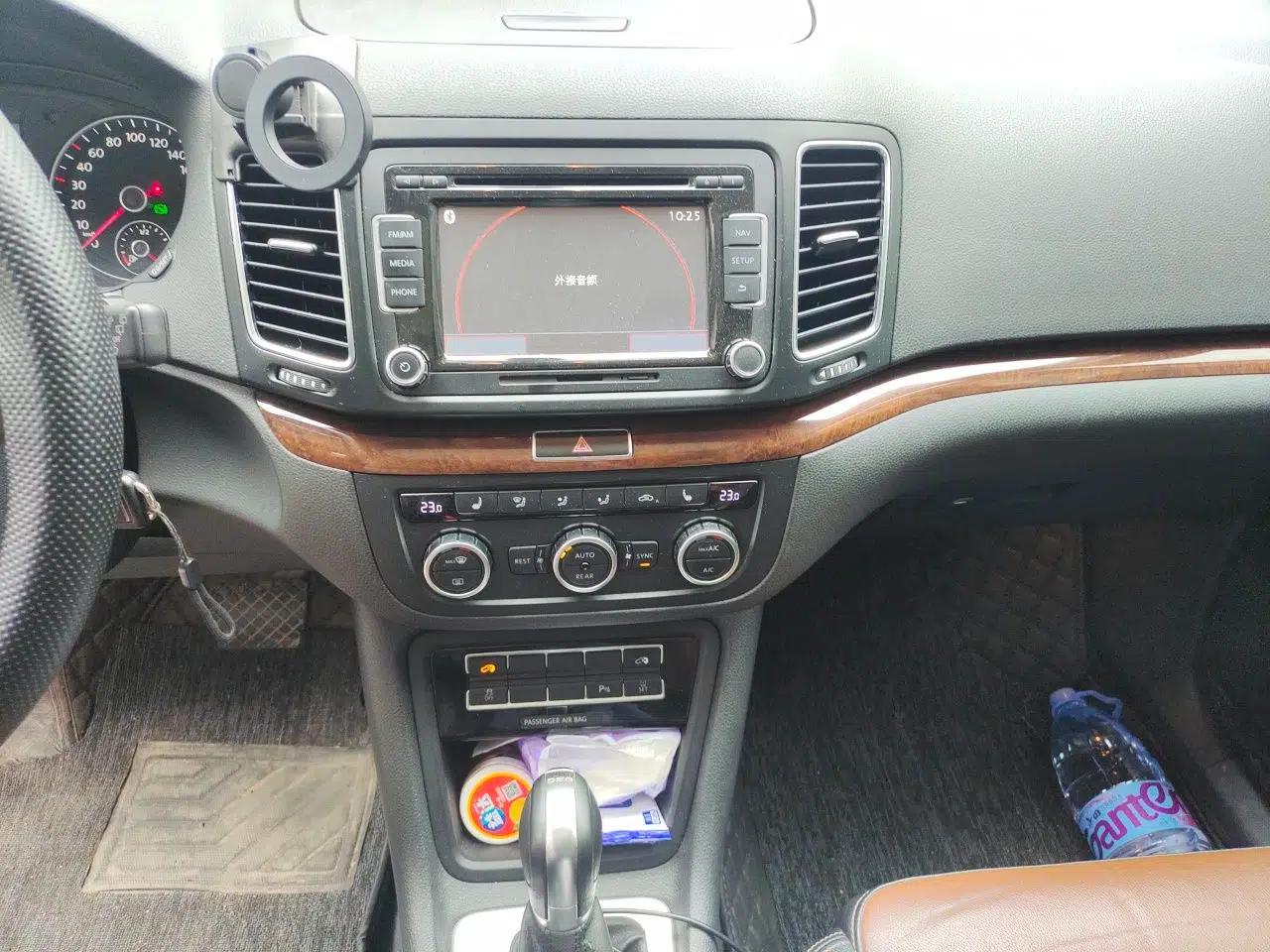 Volkswagen Sharan 2013 2.0 TSI Comfort Model — миниатюра 14