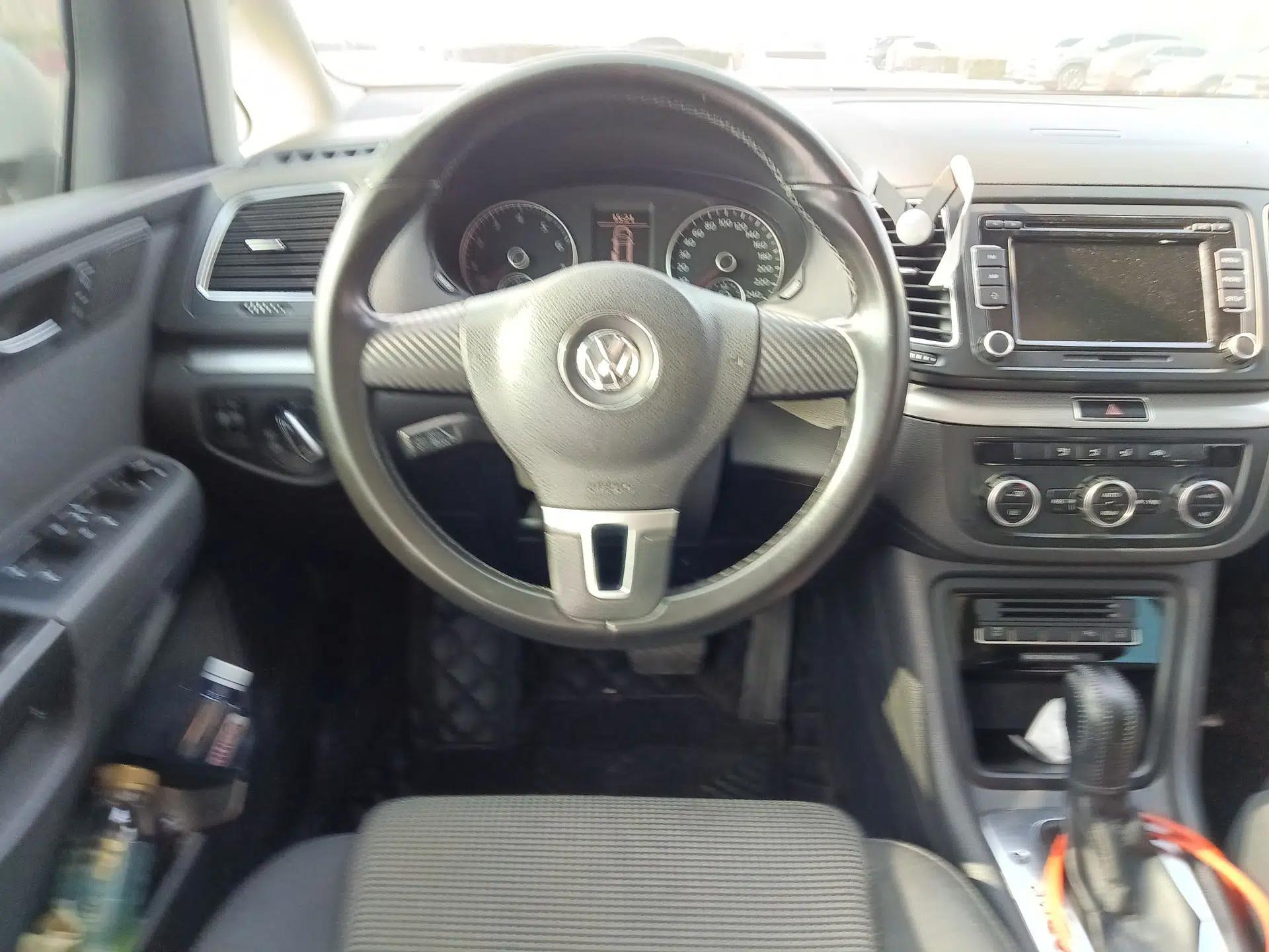 Volkswagen Sharan 2013 1.8TSI Standard Model — миниатюра 11