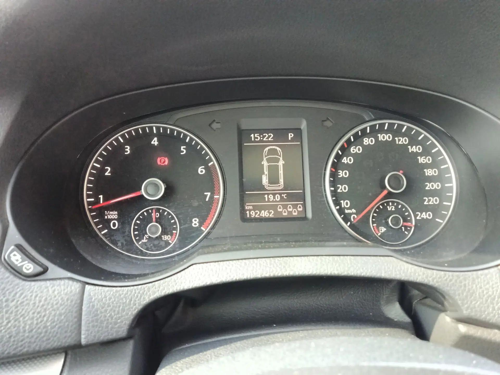Volkswagen Sharan 2013 1.8TSI Standard Model — миниатюра 12