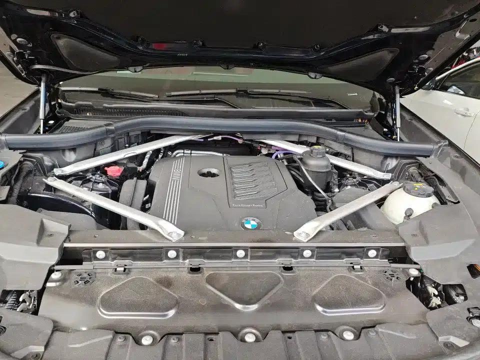 2022 BMW X6 xDrive40i M Sport Package — миниатюра 10