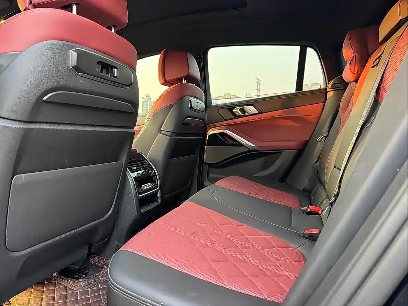 BMW X6 2023 xDrive40i Luxury M Sport Package — миниатюра 12