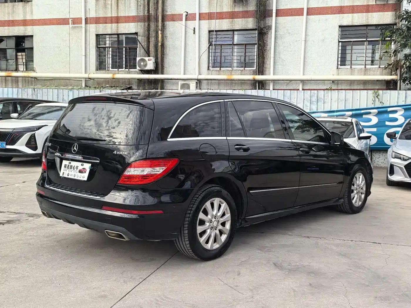2011 Mercedes-Benz R-Class R 350 L 4MATIC — миниатюра 4