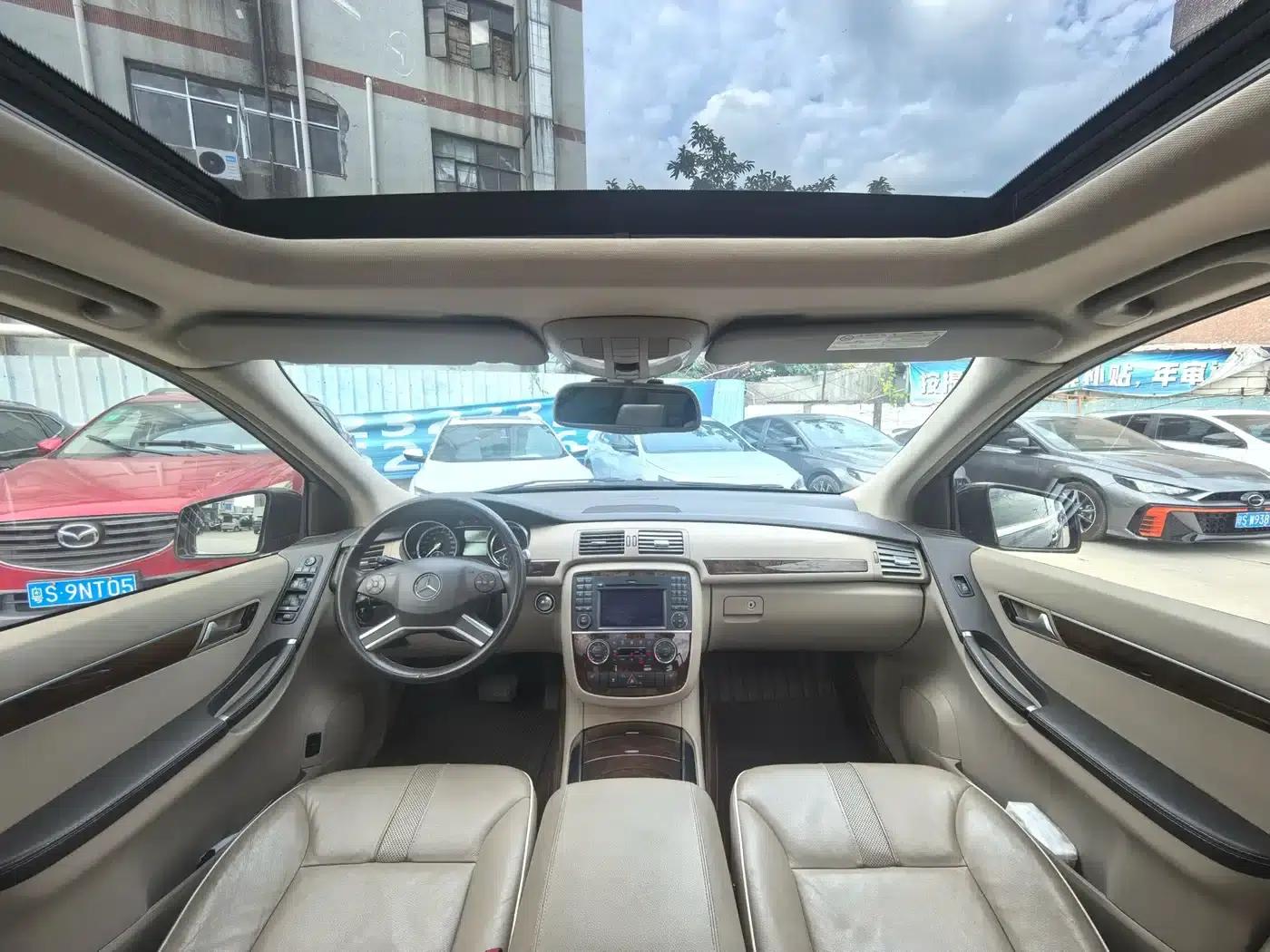 2011 Mercedes-Benz R-Class R 350 L 4MATIC — миниатюра 9