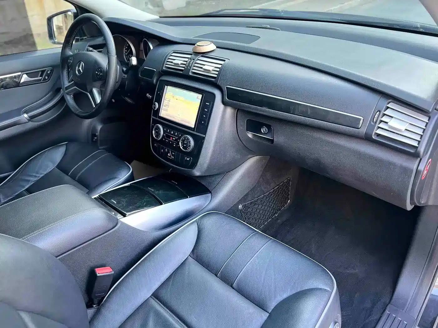 2017 Mercedes-Benz R-Class R 320 4MATIC Business Edition — миниатюра 17