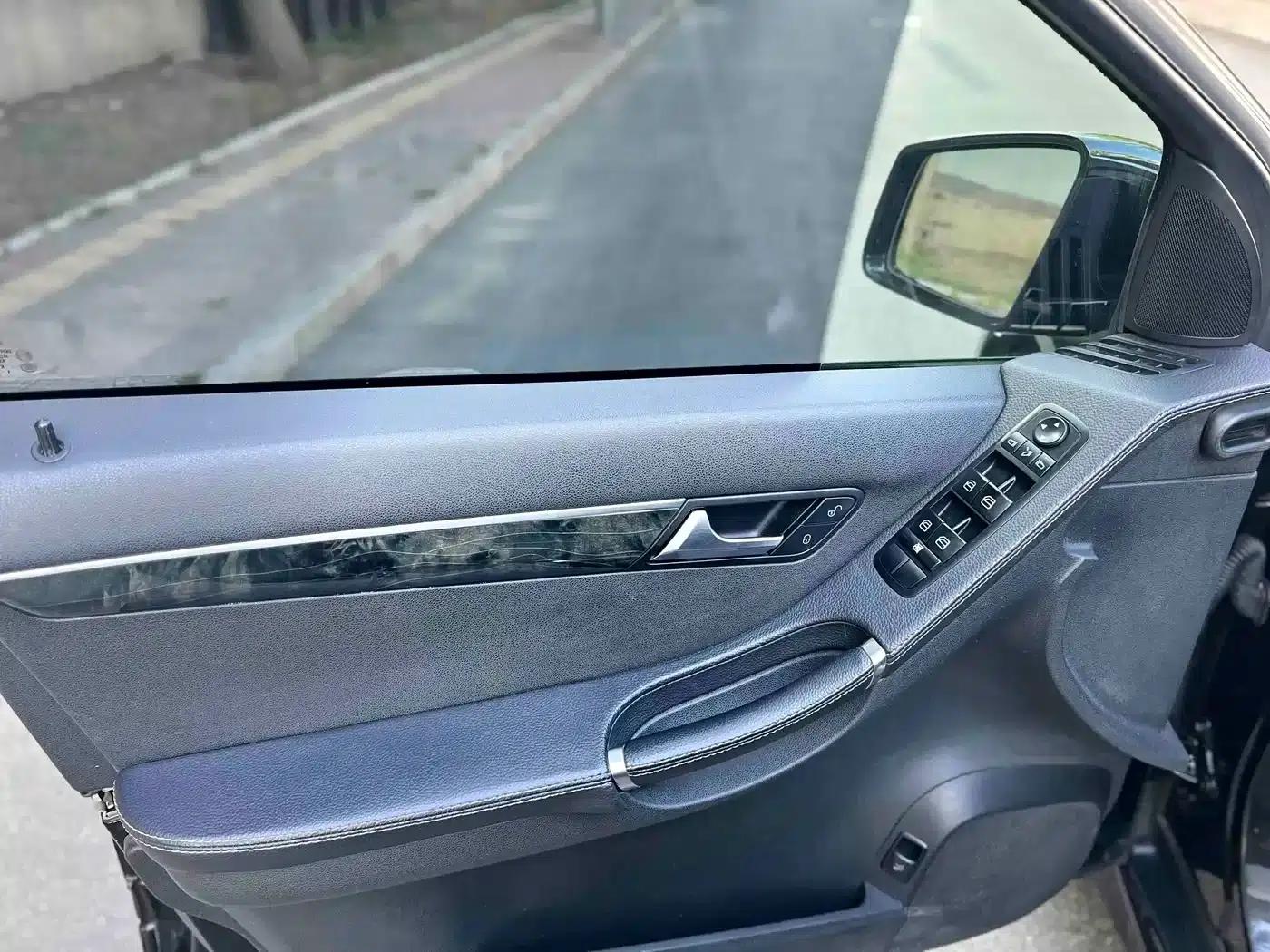 2017 Mercedes-Benz R-Class R 320 4MATIC Business Edition — миниатюра 6