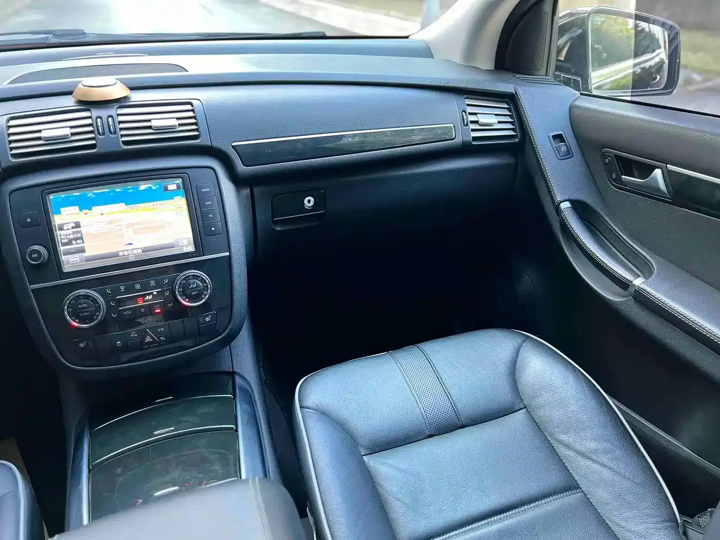 2017 Mercedes-Benz R-Class R 320 4MATIC Business Edition — миниатюра 10