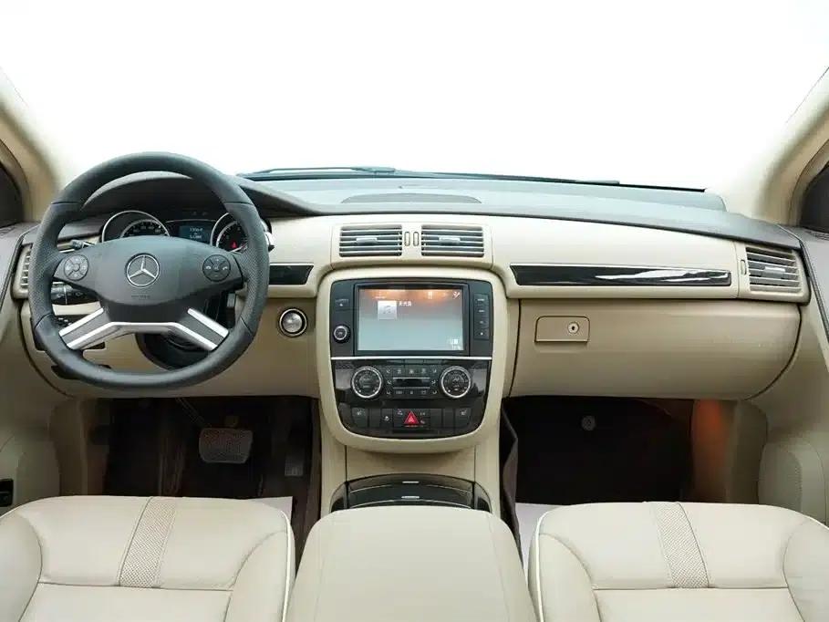 2017 Mercedes-Benz R-Class R 400 4MATIC Limited Edition — миниатюра 13