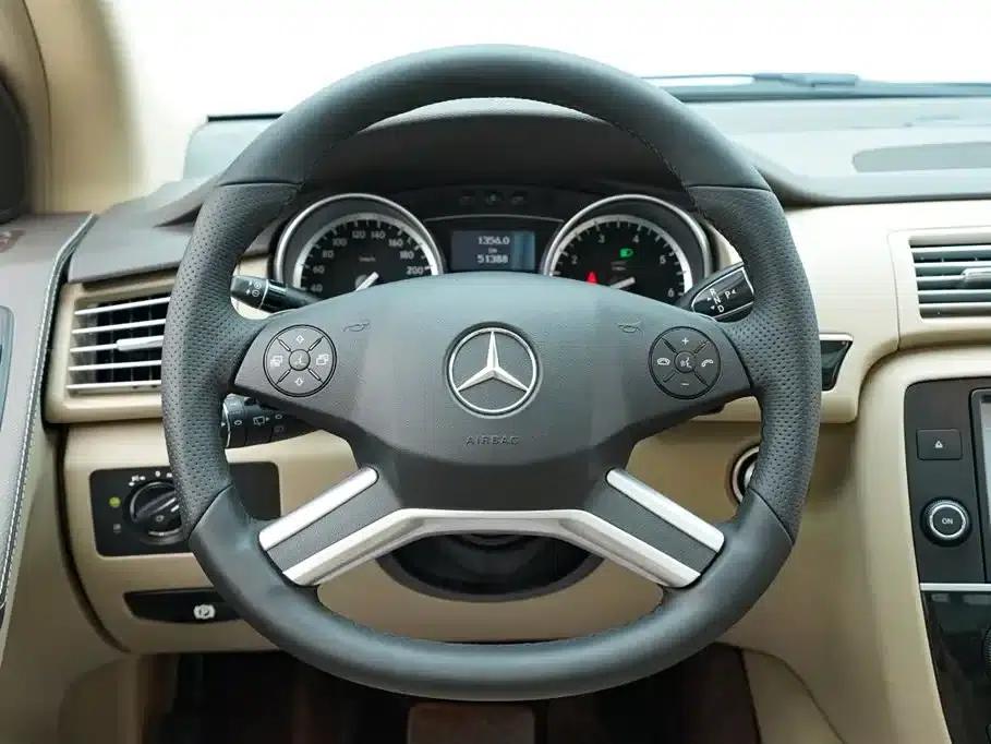 2017 Mercedes-Benz R-Class R 400 4MATIC Limited Edition — миниатюра 14