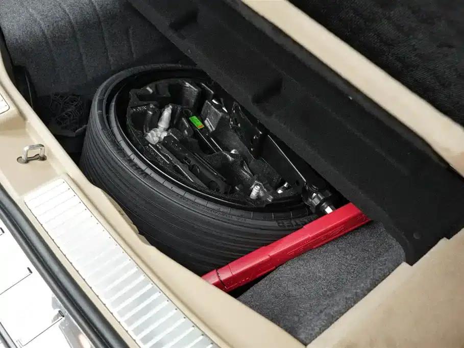 2017 Mercedes-Benz R-Class R 400 4MATIC Limited Edition — миниатюра 24