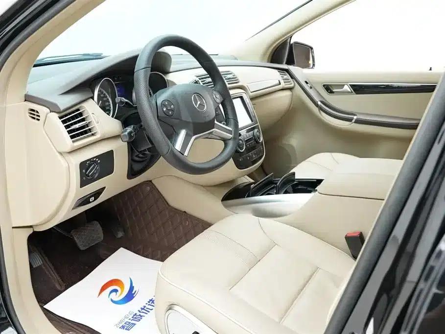 2017 Mercedes-Benz R-Class R 400 4MATIC Limited Edition — миниатюра 5