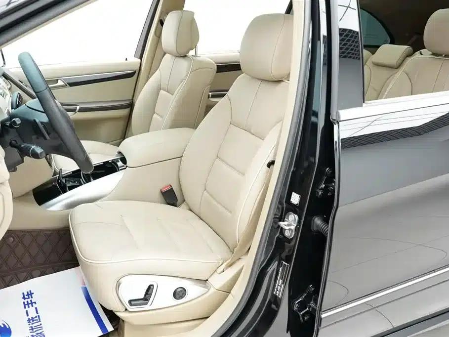2017 Mercedes-Benz R-Class R 400 4MATIC Limited Edition — миниатюра 6