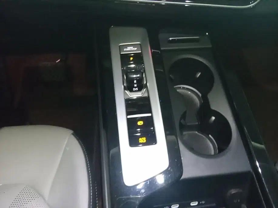 Volkswagen Tavendor 2024 330TSI Luxury Touring Edition — миниатюра 16