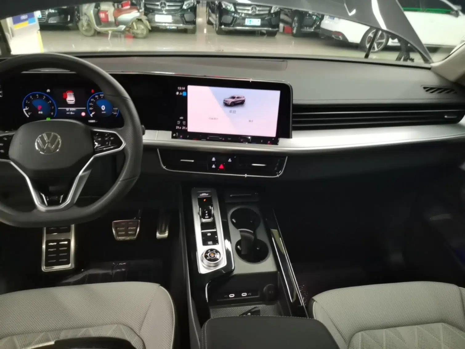 Volkswagen Tavendor 2023 380TSI Four-Wheel Drive R-Line Cruise Edition — миниатюра 16