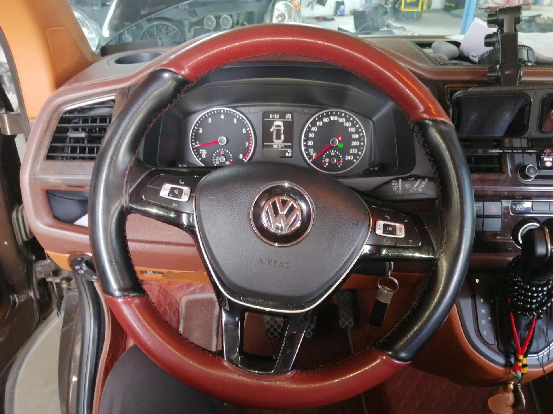 Volkswagen Caravelle 2018 2.0 TSI 4x4 Luxury Edition 7-Seater — миниатюра 11