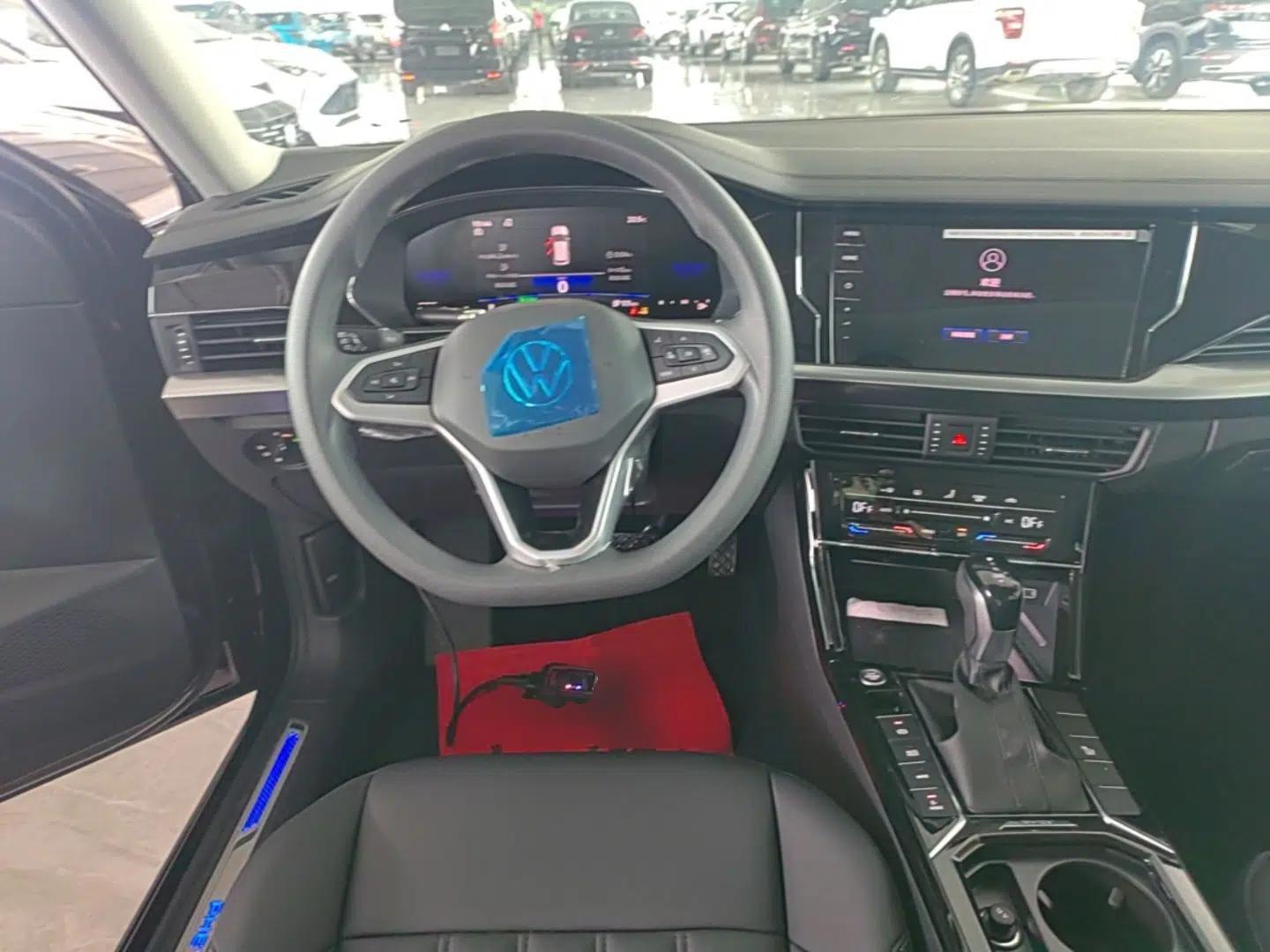 Volkswagen Passat New Energy 2025 430 PHEV Hybrid Business Edition — миниатюра 14