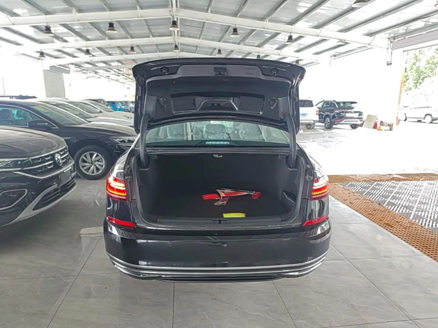 Volkswagen Passat New Energy 2025 430 PHEV Hybrid Business Edition — миниатюра 22