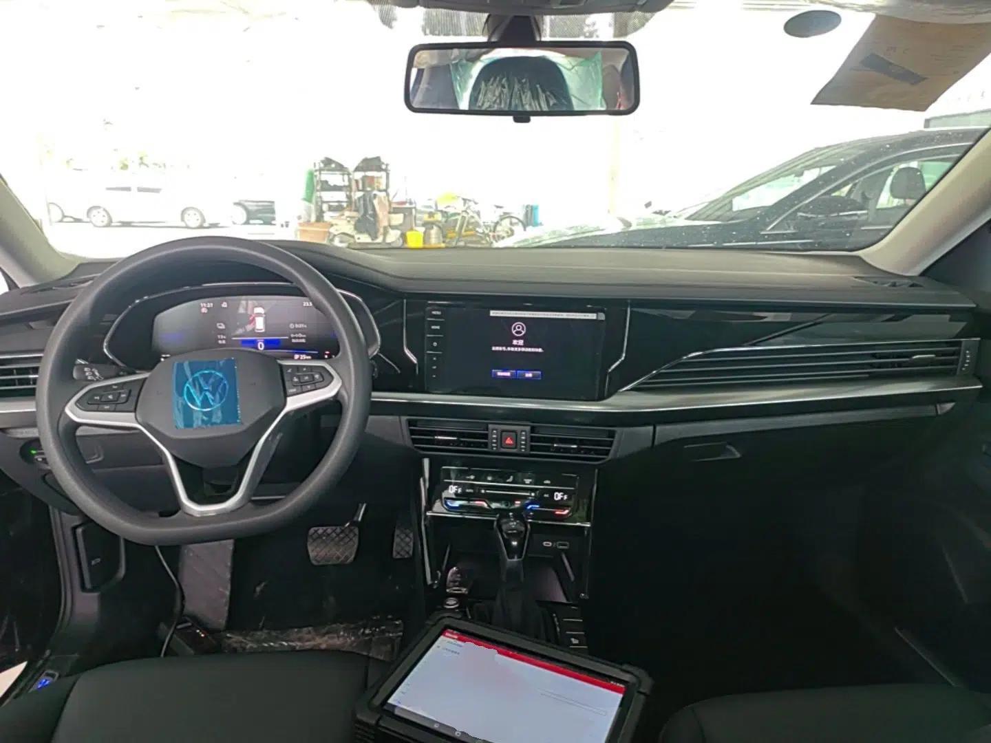 Volkswagen Passat New Energy 2025 430 PHEV Hybrid Business Edition — миниатюра 13