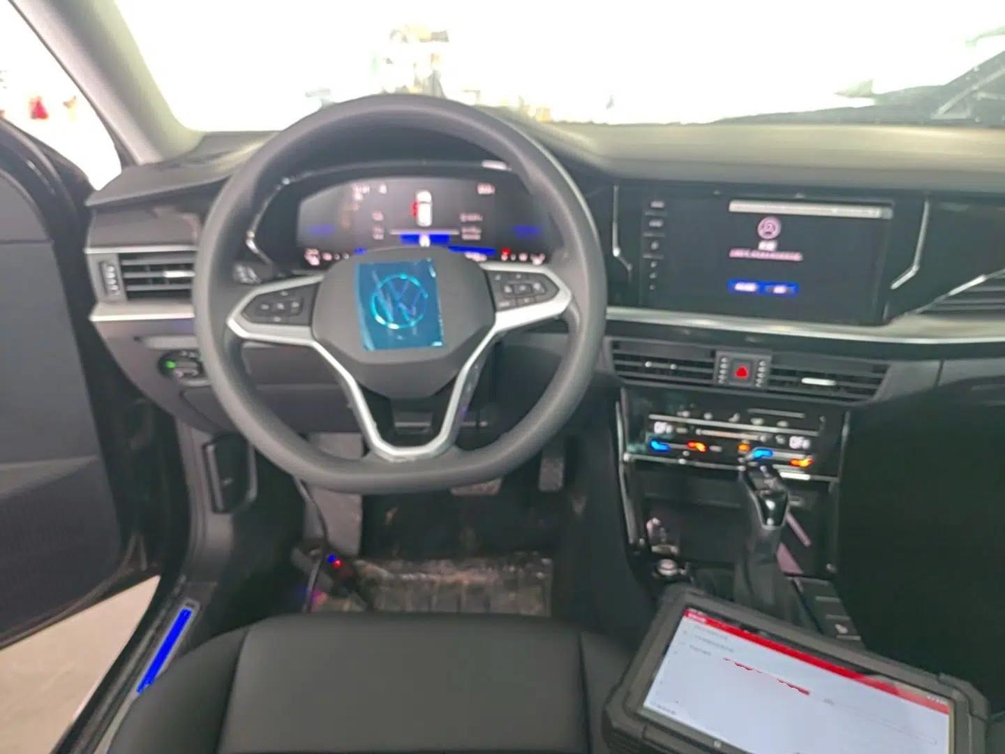 Volkswagen Passat New Energy 2025 430 PHEV Hybrid Business Edition — миниатюра 14