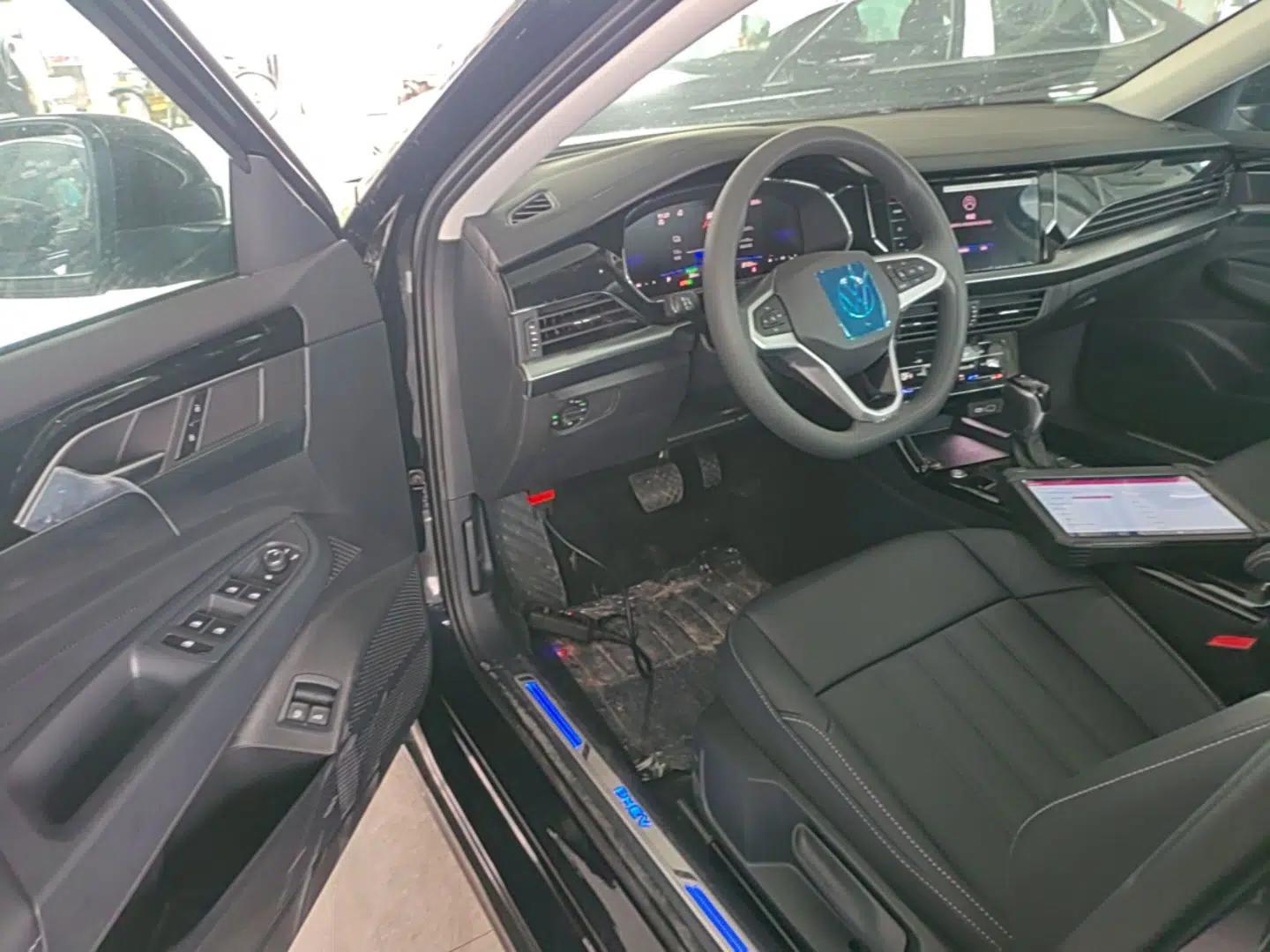Volkswagen Passat New Energy 2025 430 PHEV Hybrid Business Edition — миниатюра 19