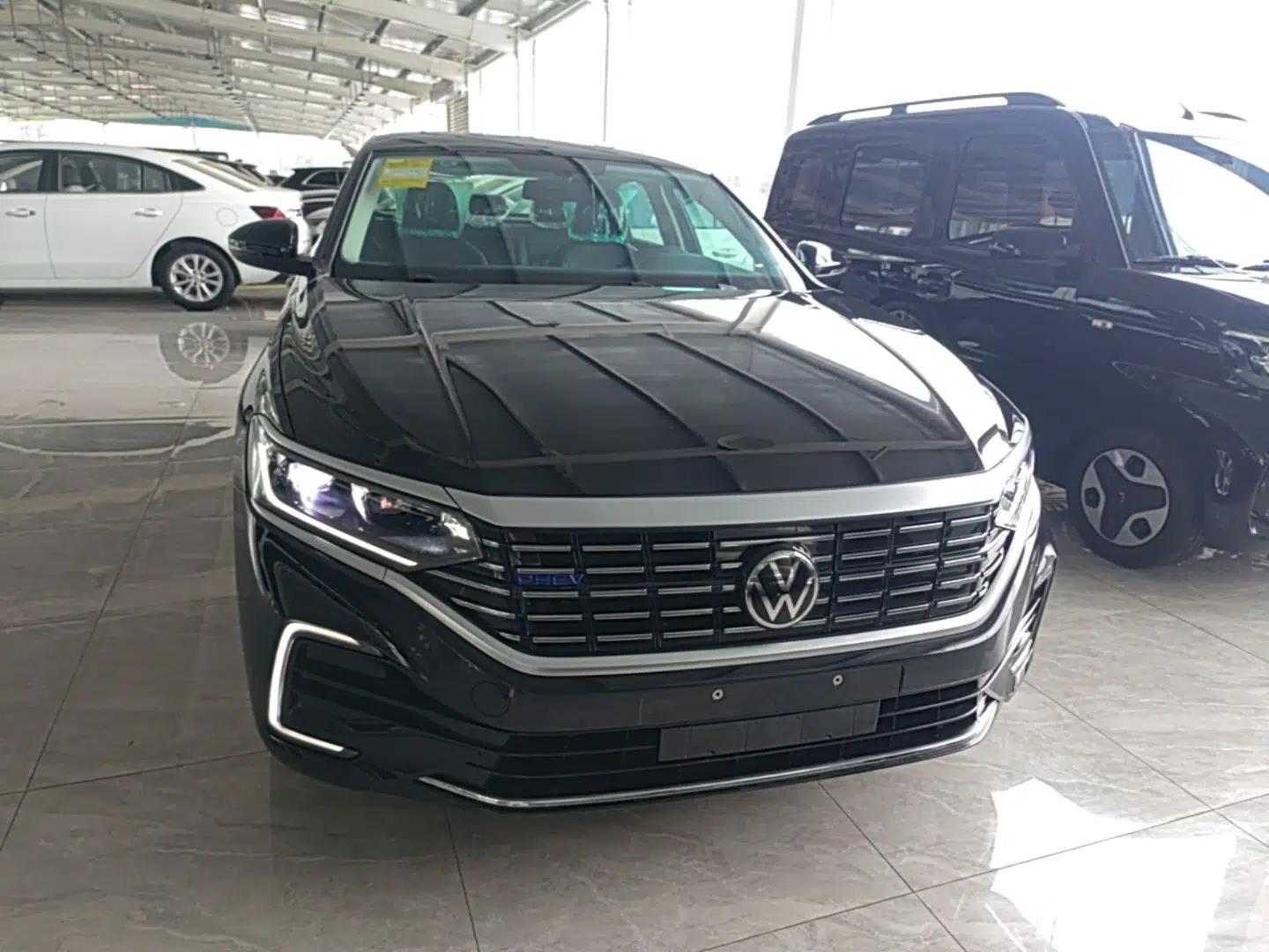 Volkswagen Passat New Energy 2025 430 PHEV Hybrid Business Edition — миниатюра 2