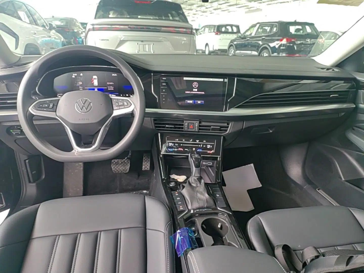 Volkswagen Passat New Energy 2025 430 PHEV Hybrid Business Edition — миниатюра 13