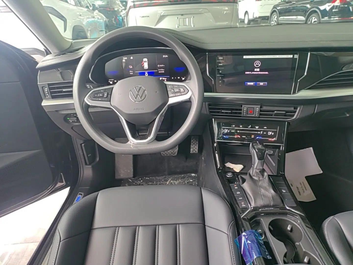 Volkswagen Passat New Energy 2025 430 PHEV Hybrid Business Edition — миниатюра 14