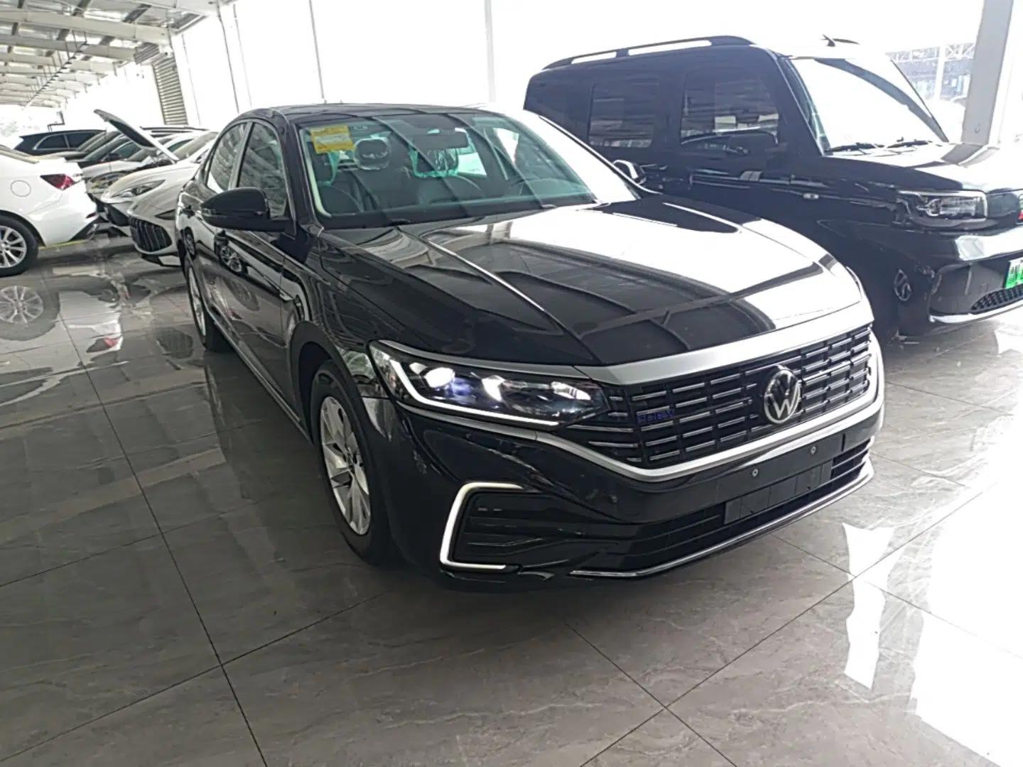 Volkswagen Passat New Energy 2025 430 PHEV Hybrid Business Edition — миниатюра 3