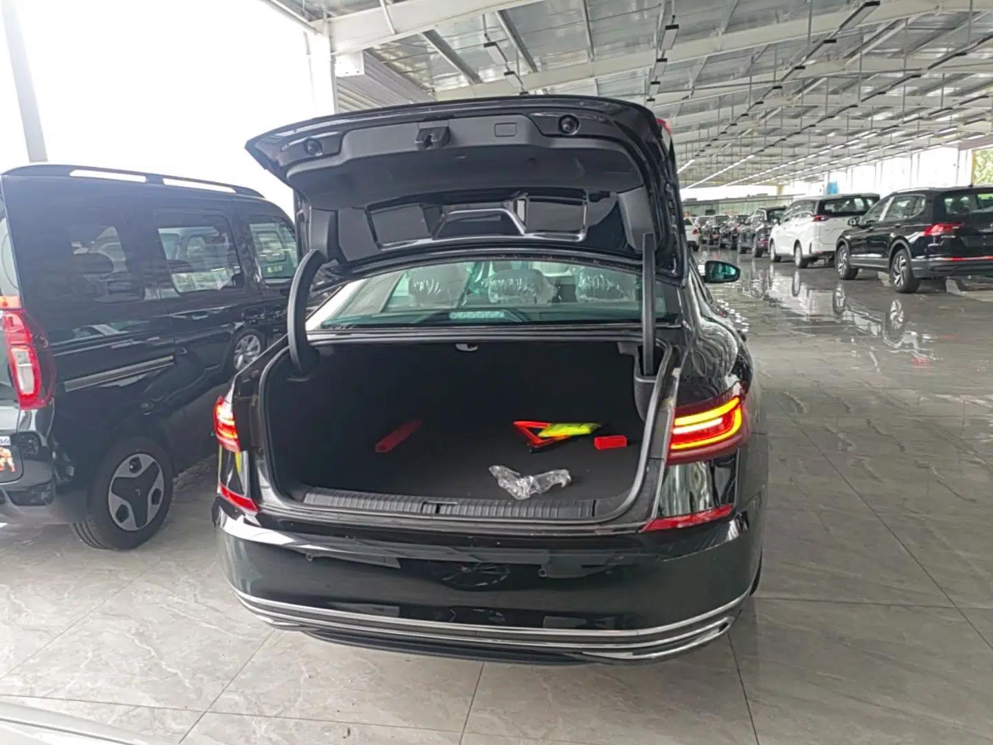 Volkswagen Passat New Energy 2025 430 PHEV Hybrid Business Edition — миниатюра 22