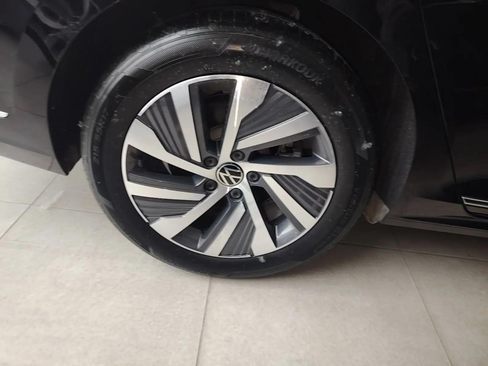 Volkswagen Passat New Energy 2023 430 PHEV Hybrid Elite Edition — миниатюра 10