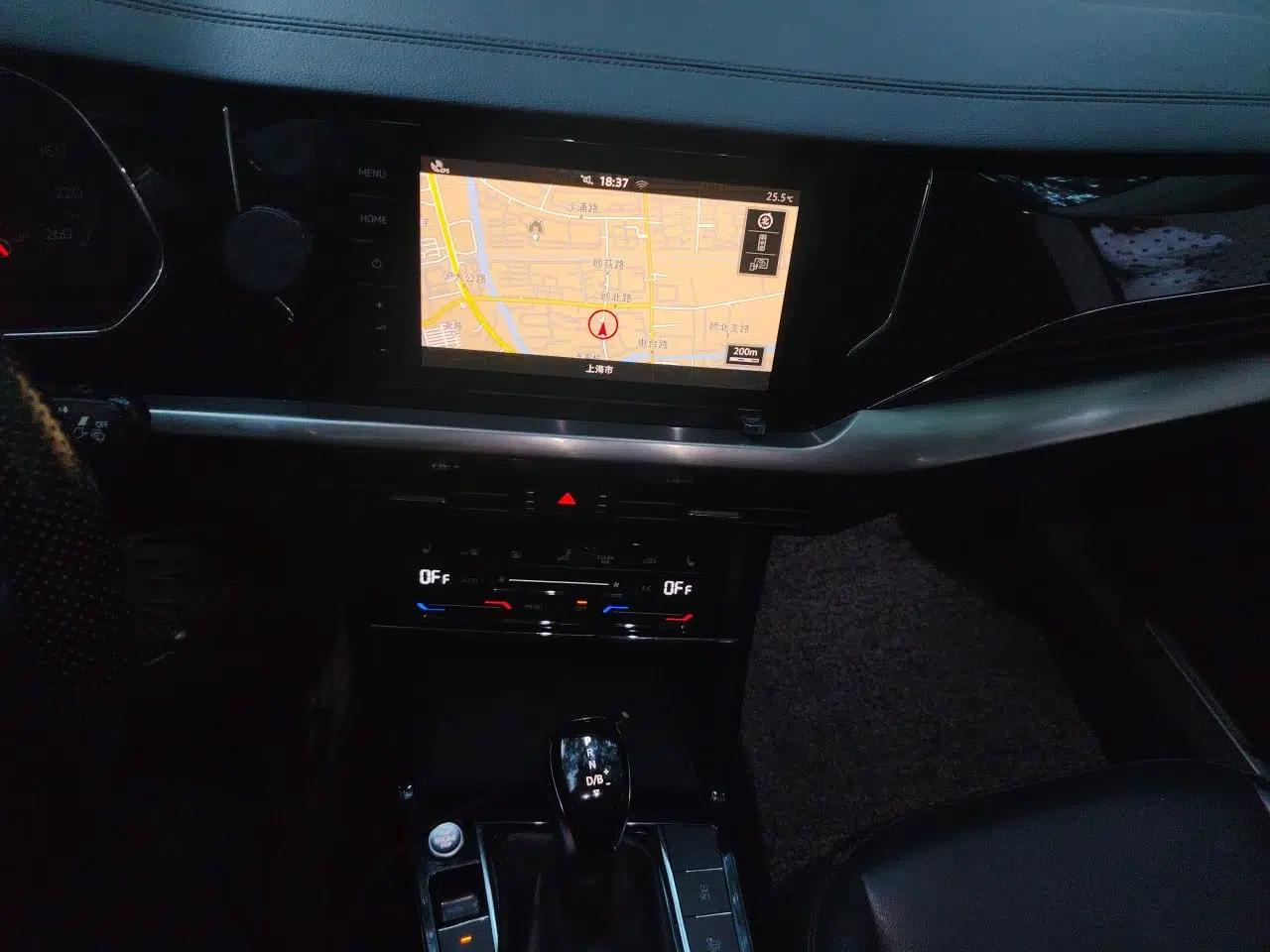 Volkswagen Passat New Energy 2020 430 PHEV Hybrid Elite Edition China VI Standard — миниатюра 14