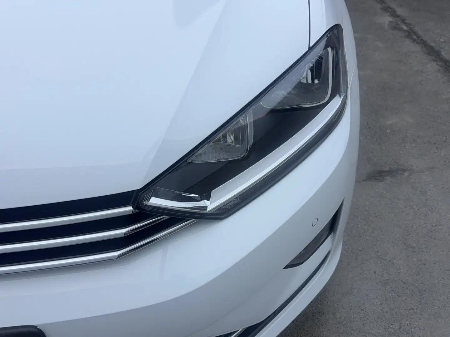 Volkswagen Golf Sportsvan 2016 280TSI Automatic Luxury Model — миниатюра 2