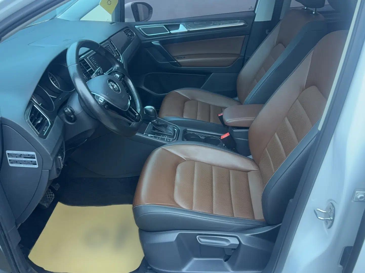 Volkswagen Golf Sportsvan 2016 280TSI Automatic Luxury Model — миниатюра 14