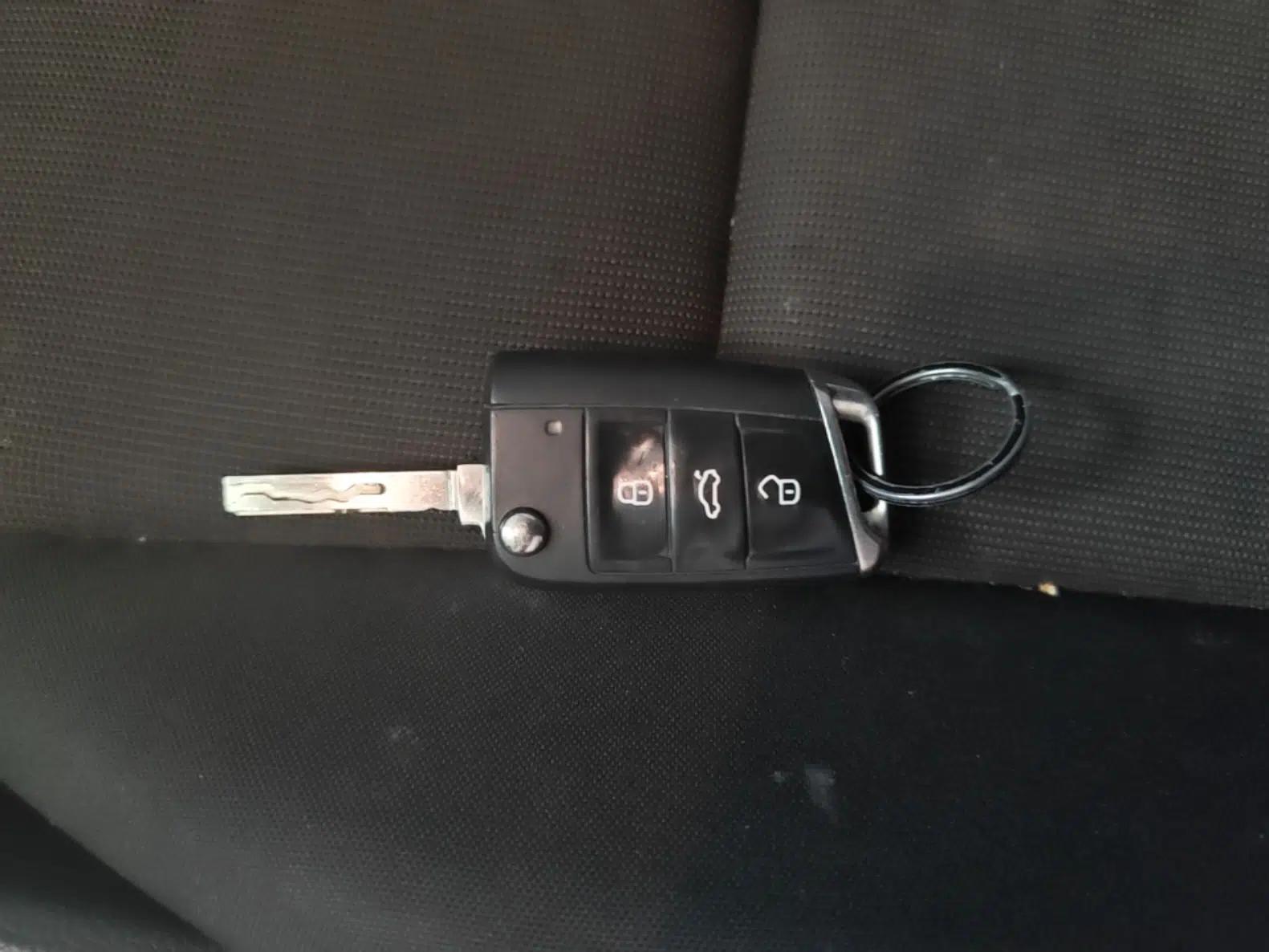 Volkswagen Golf Sportsvan 2016 1.6L Automatic Comfort Model — миниатюра 12