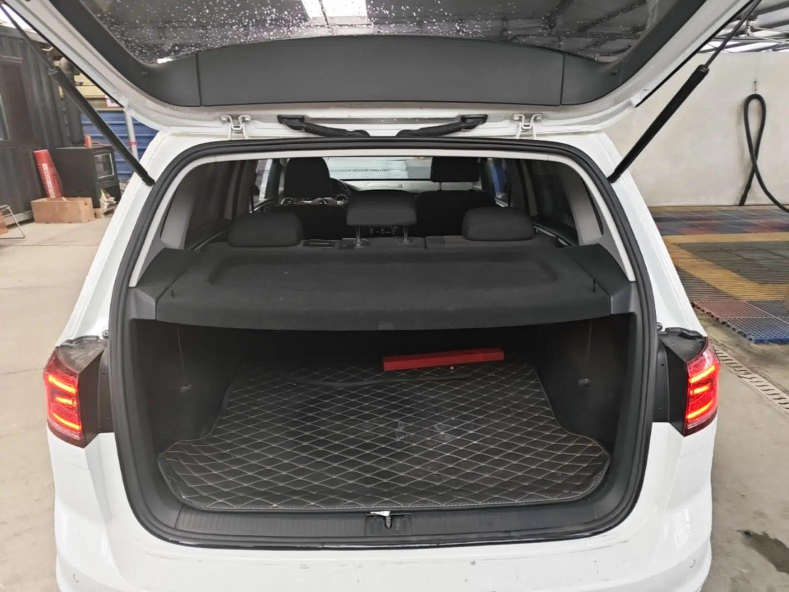 Volkswagen Golf Sportsvan 2016 1.6L Automatic Comfort Model — миниатюра 22