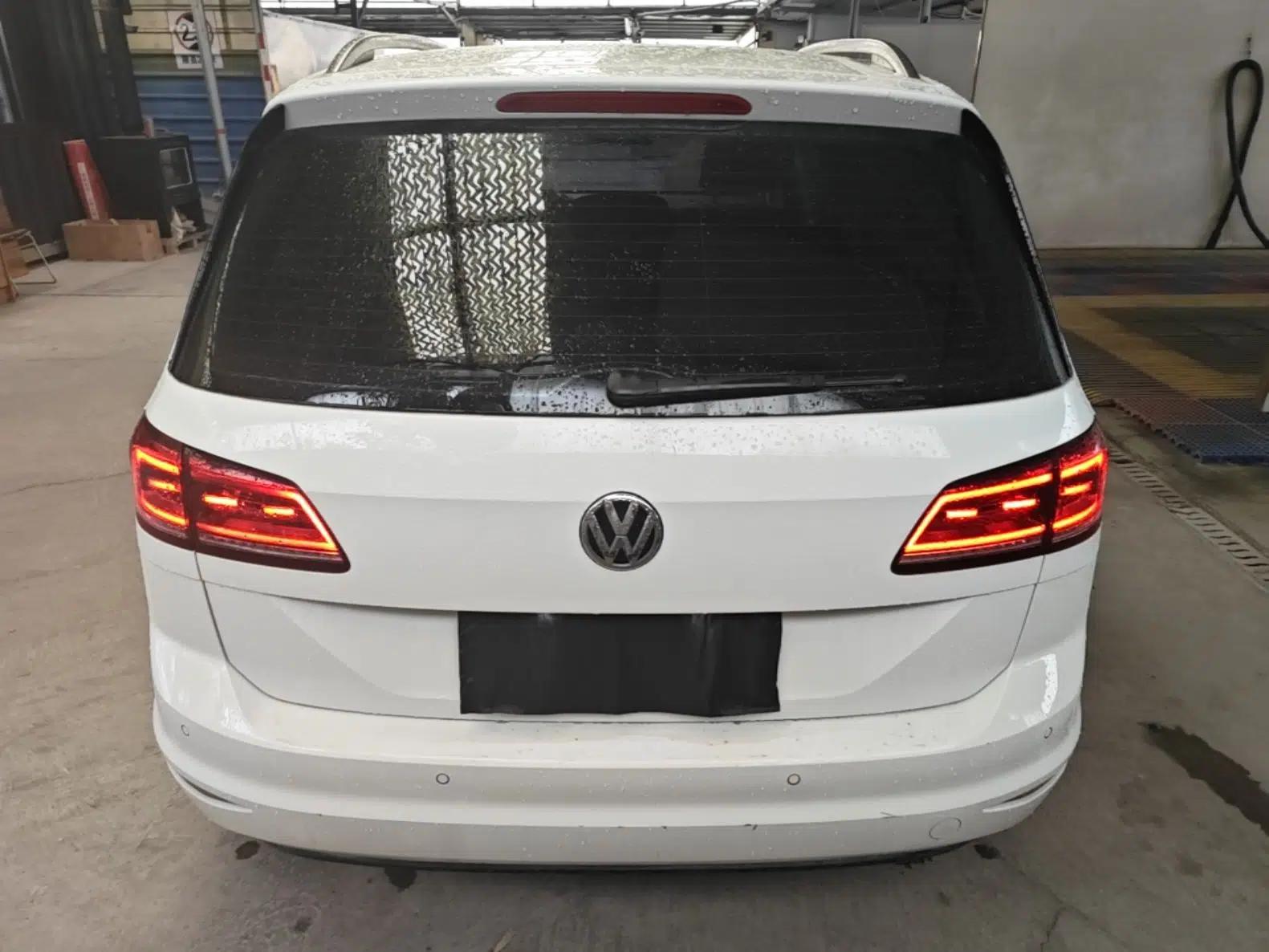 Volkswagen Golf Sportsvan 2016 1.6L Automatic Comfort Model — миниатюра 5