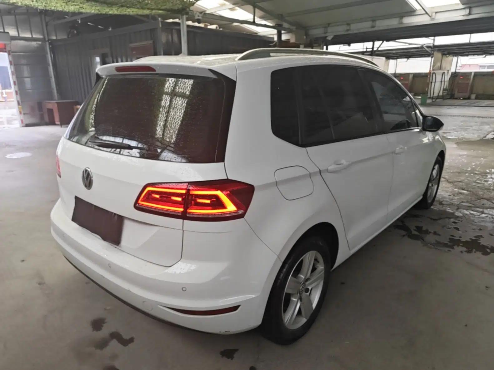 Volkswagen Golf Sportsvan 2016 1.6L Automatic Comfort Model — миниатюра 6