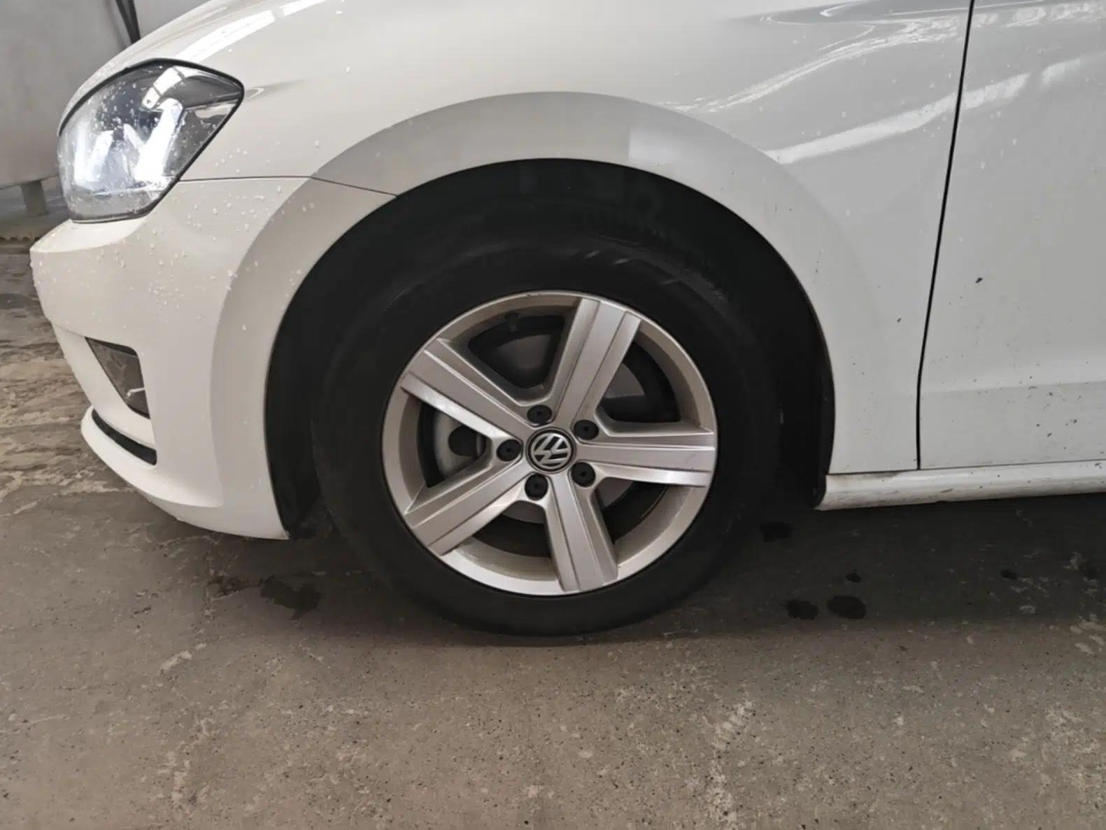 Volkswagen Golf Sportsvan 2016 1.6L Automatic Comfort Model — миниатюра 8