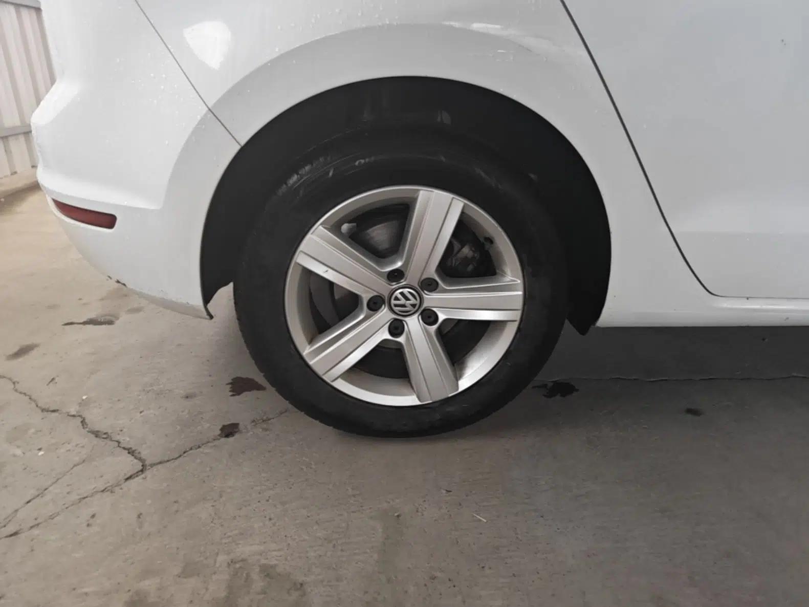 Volkswagen Golf Sportsvan 2016 1.6L Automatic Comfort Model — миниатюра 10
