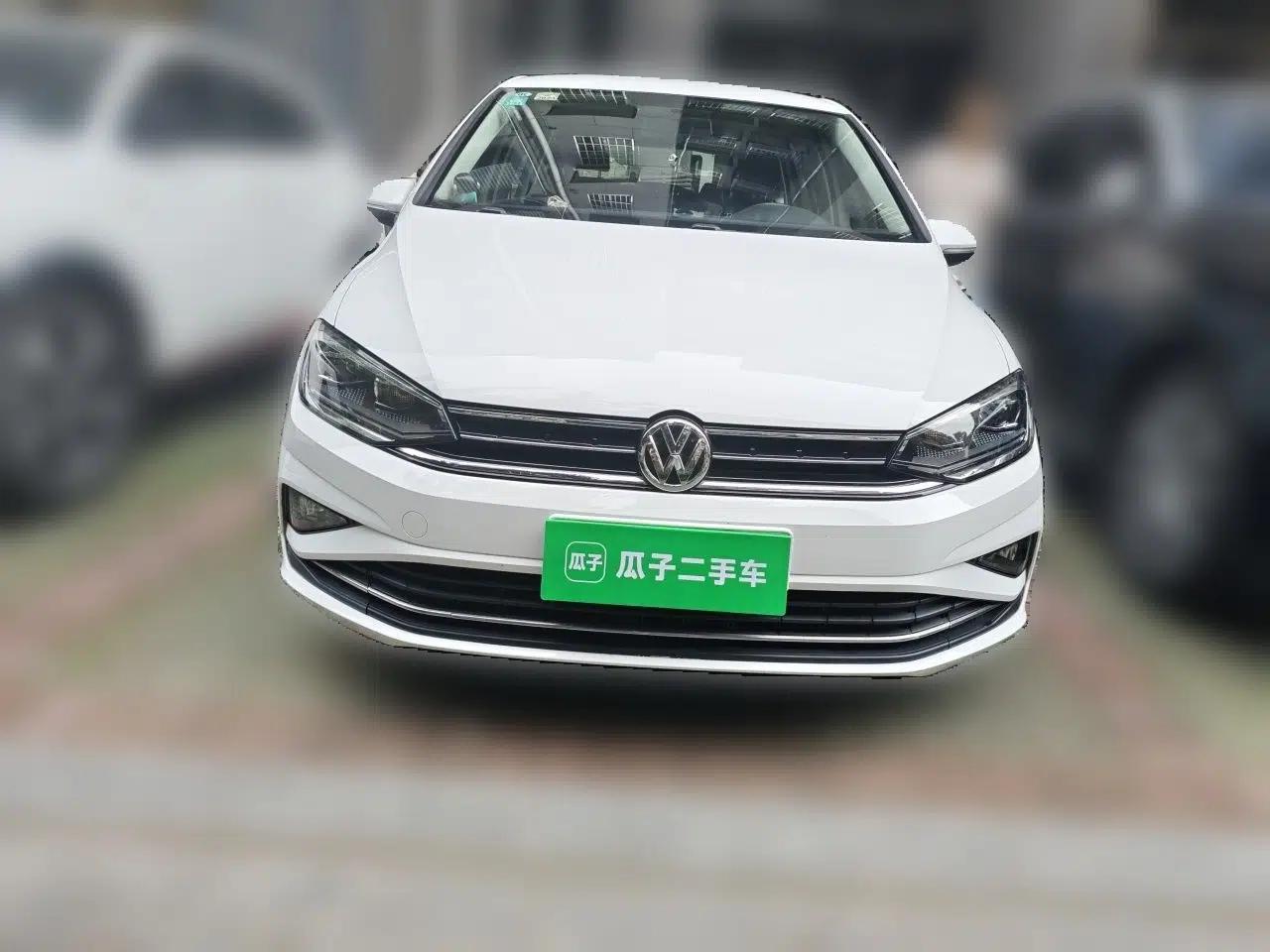 Volkswagen Golf Sportsvan 2019 1.6L Automatic Pure Model China V Standard — миниатюра 2